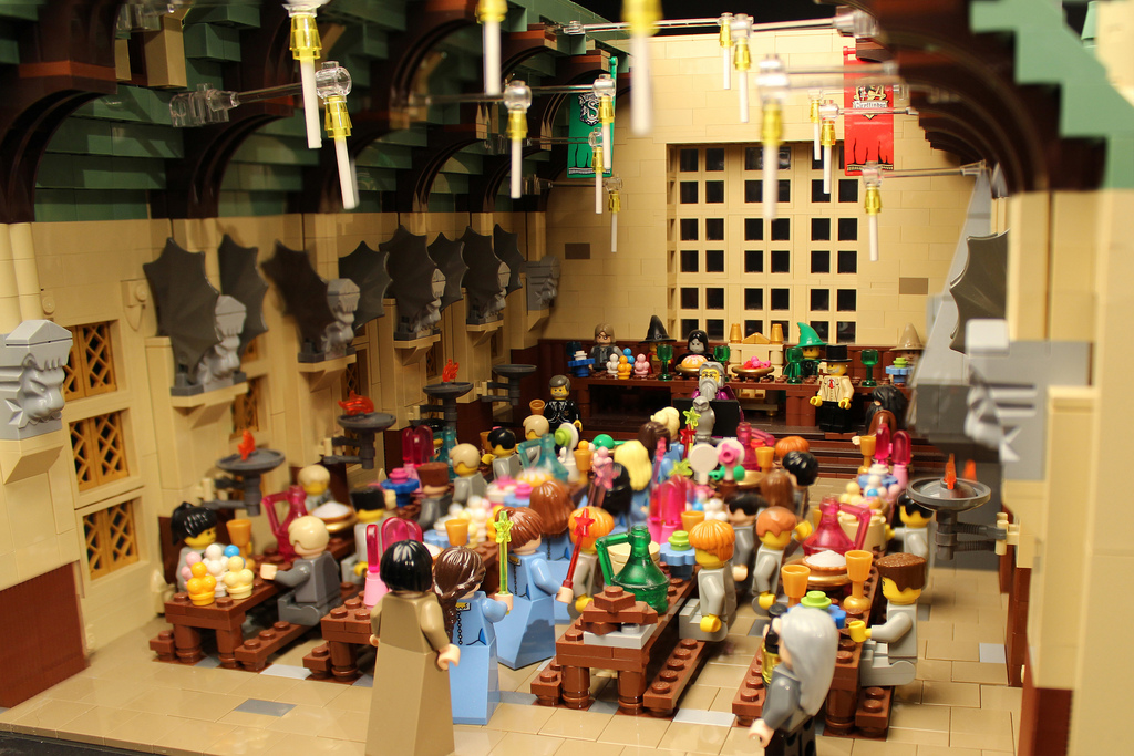 Amazing LEGO creations by Alice Finch - Feast at Hogwarts Hall